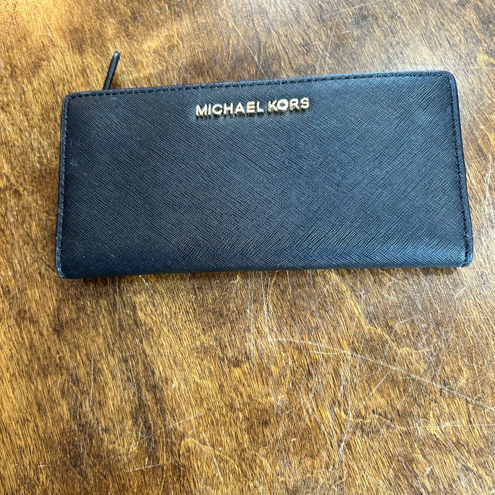 Michael Kors Black Wallet‎